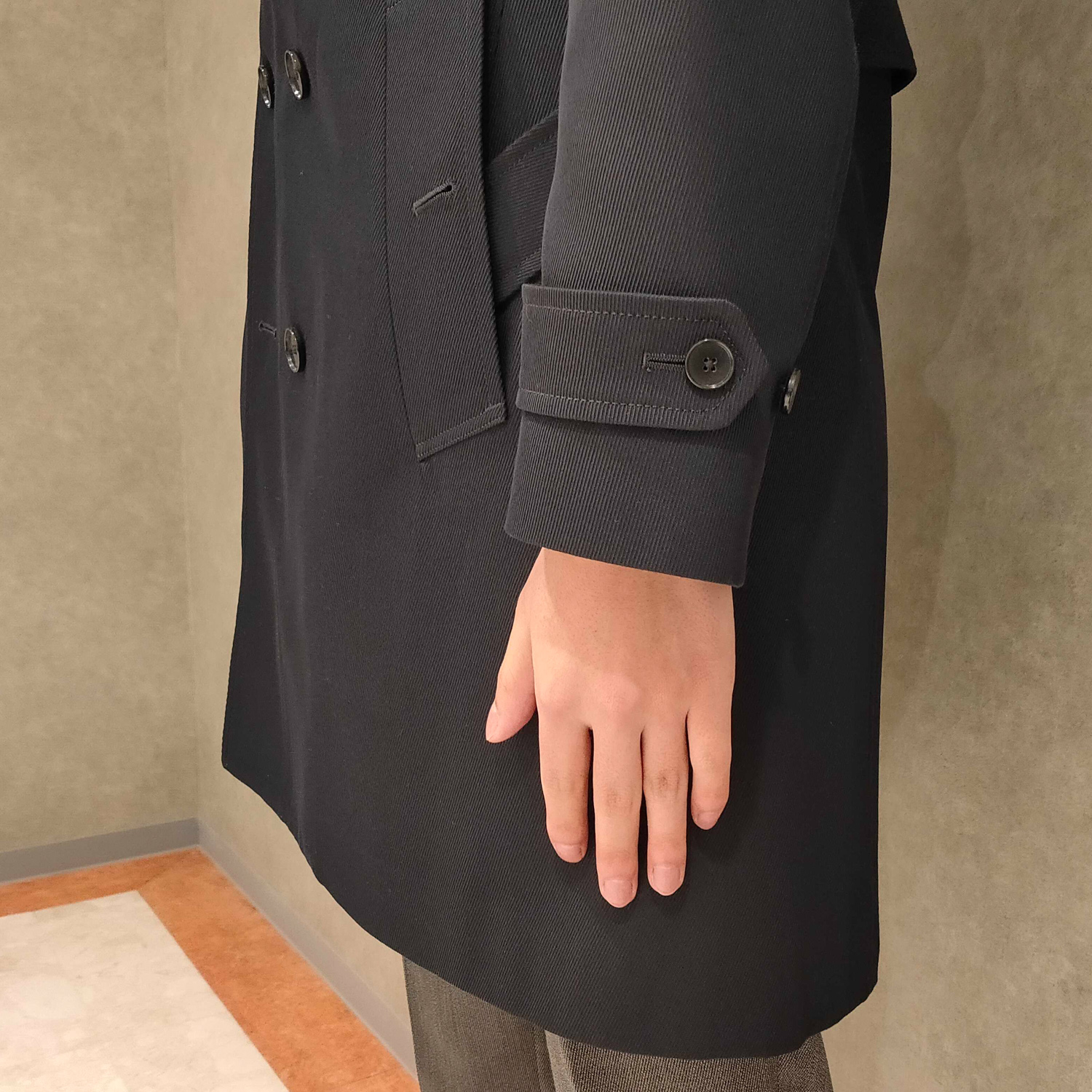 【STAFFコーデ】トレンチコート 体になじむフィット感と、つい毎日着たくなる着心地の良さ