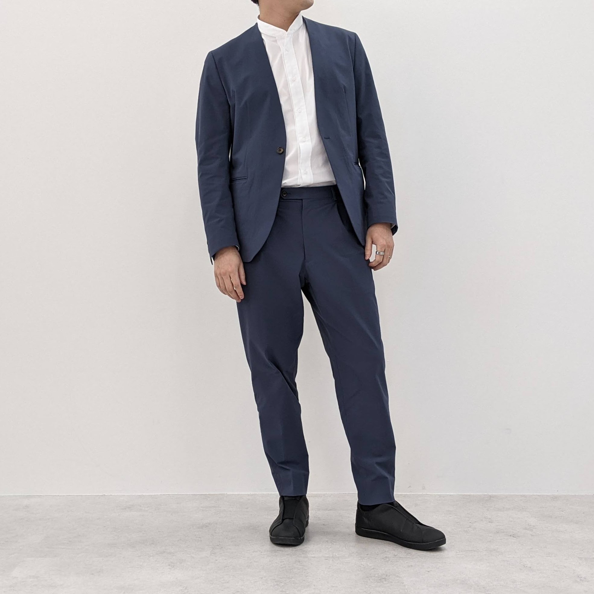 【STAFFコーデ】ノーカラージャケットでシンプルに