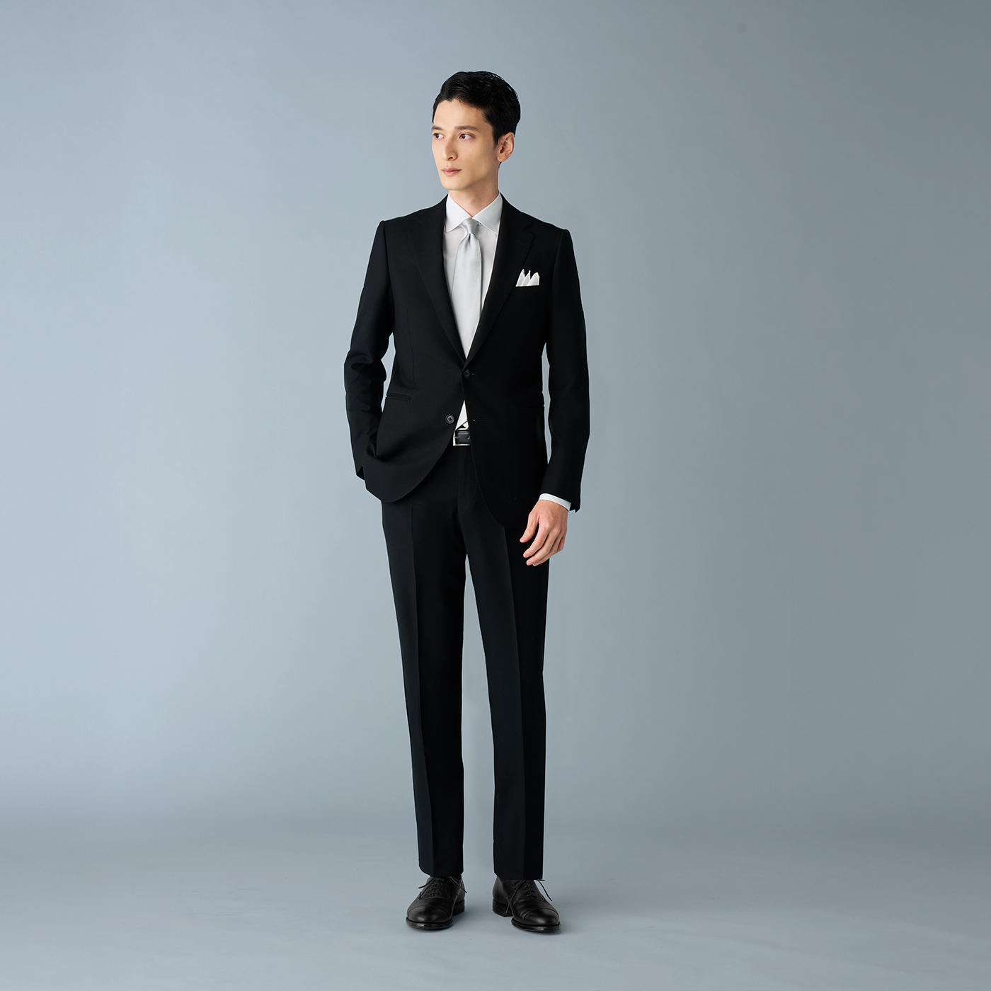 BLACK FORMAL 最高品質生地NAPOLENA 通年スリーピーススーツ | FABRIC 
