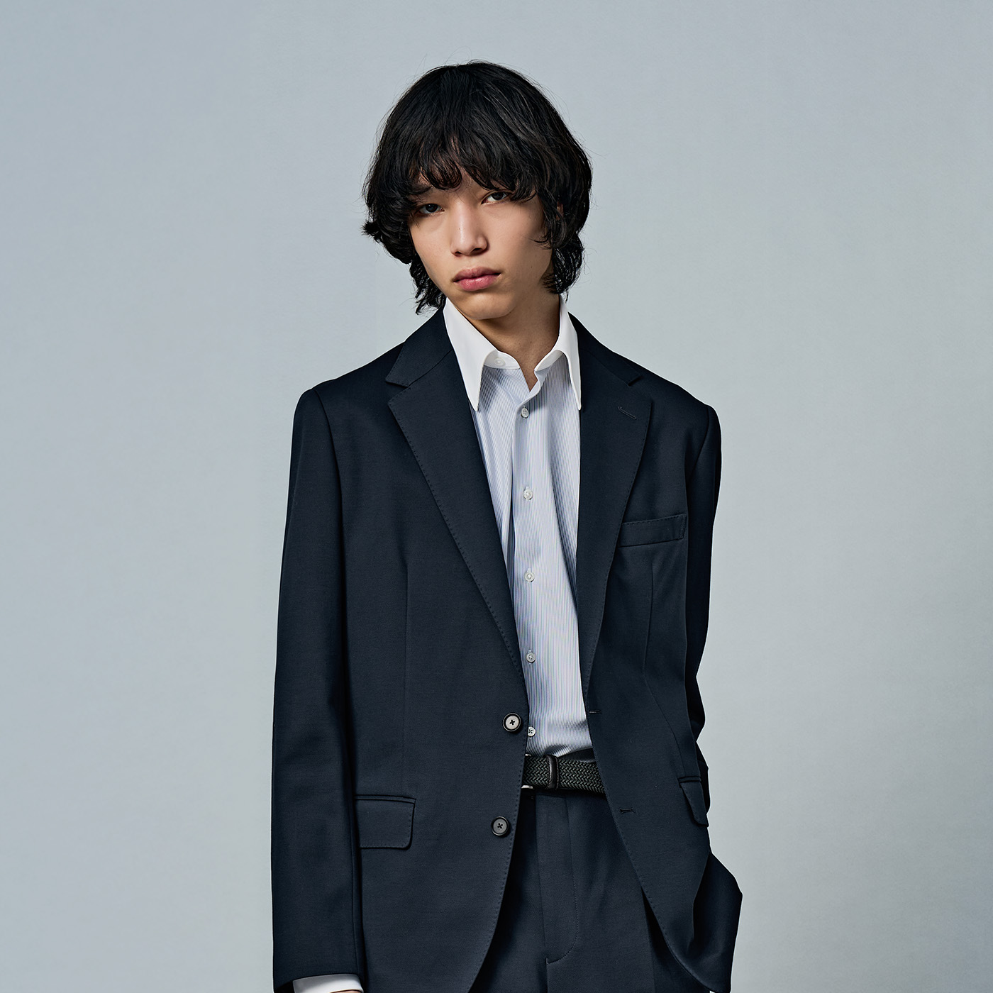 クレリックシャツを生かしたオプシディアンのセットアップスタイル