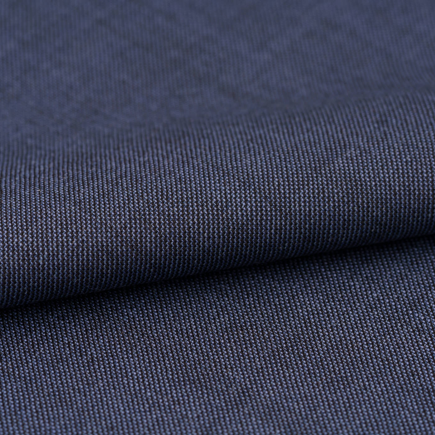 CANONICO PREMIUM WOOL ネイビーシャークスキンスリーピーススーツ