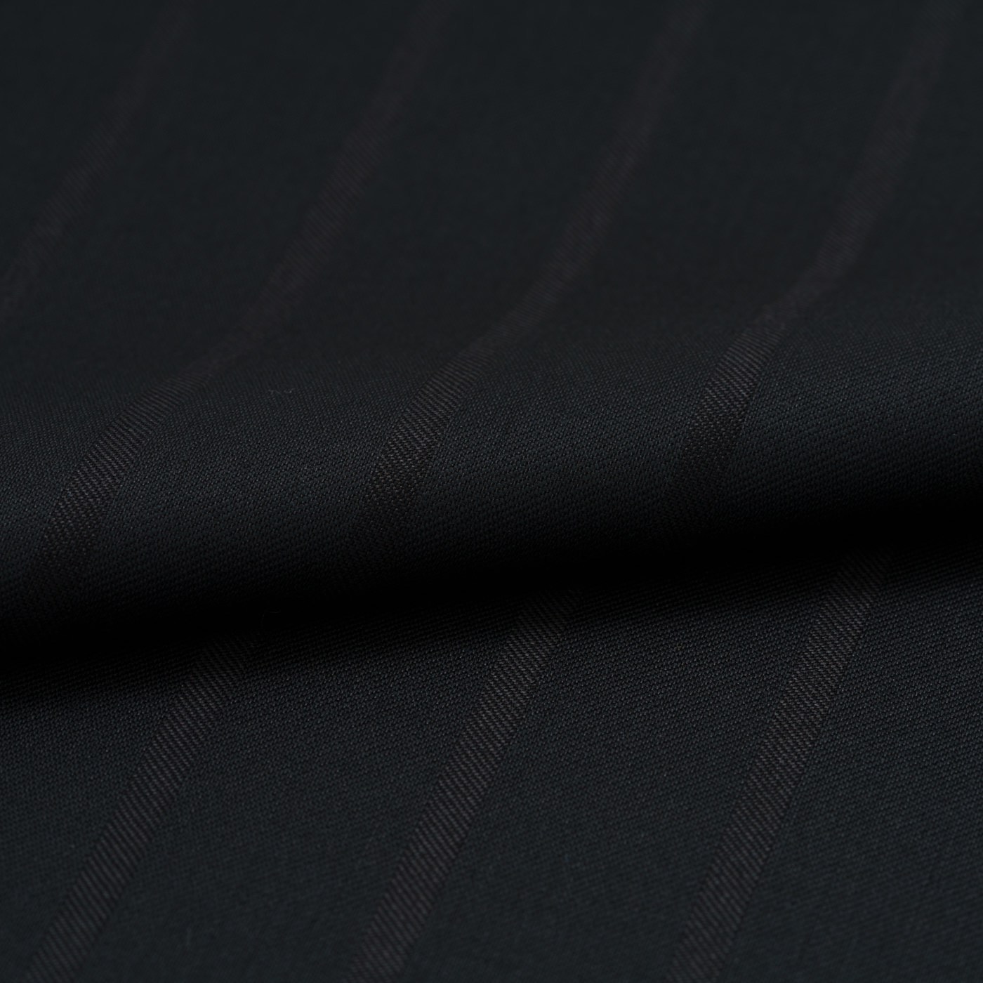 KUZURI SILK WOOL ダークネイビーシャークスキンツーピース