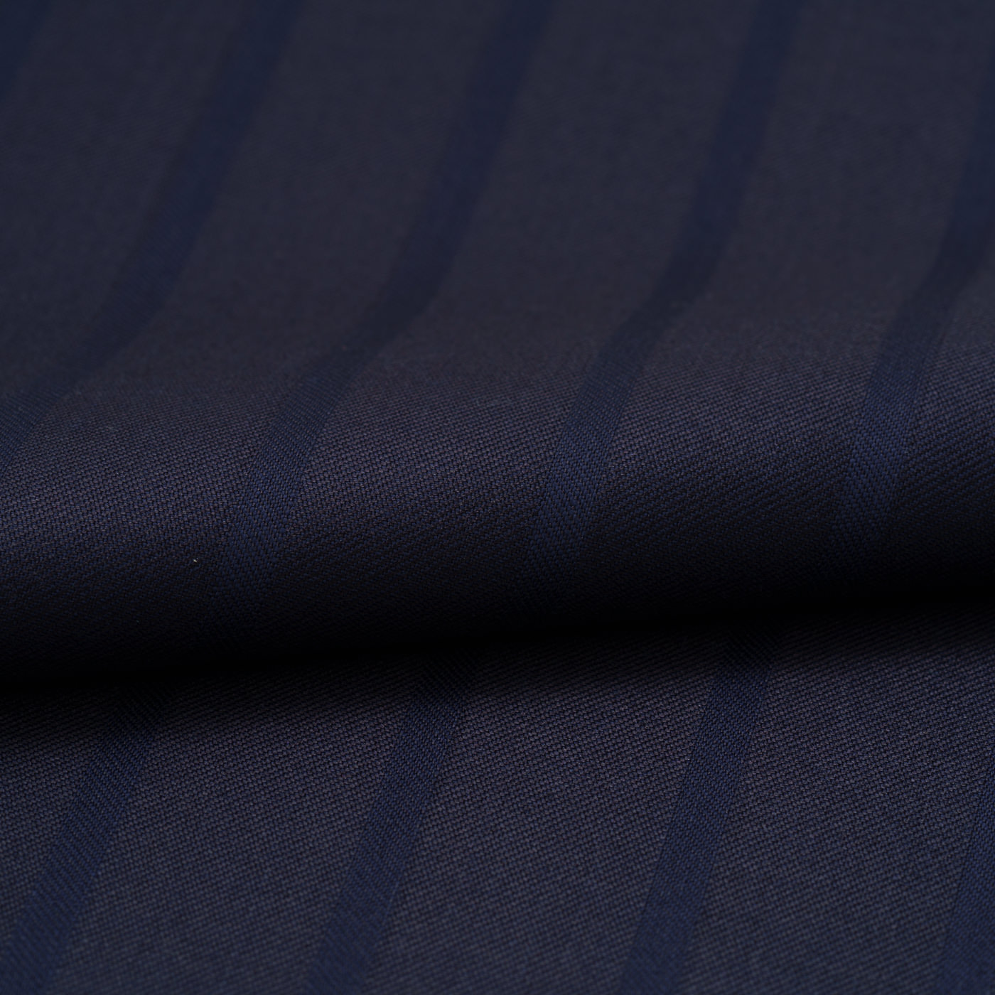 KUZURI SILK WOOL ダークネイビーシャークスキンツーピーススーツ  