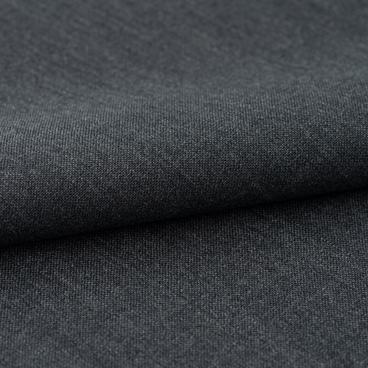 FLX WOOL WASHABLE チャコールグレー平織り無地ツーピーススーツ
