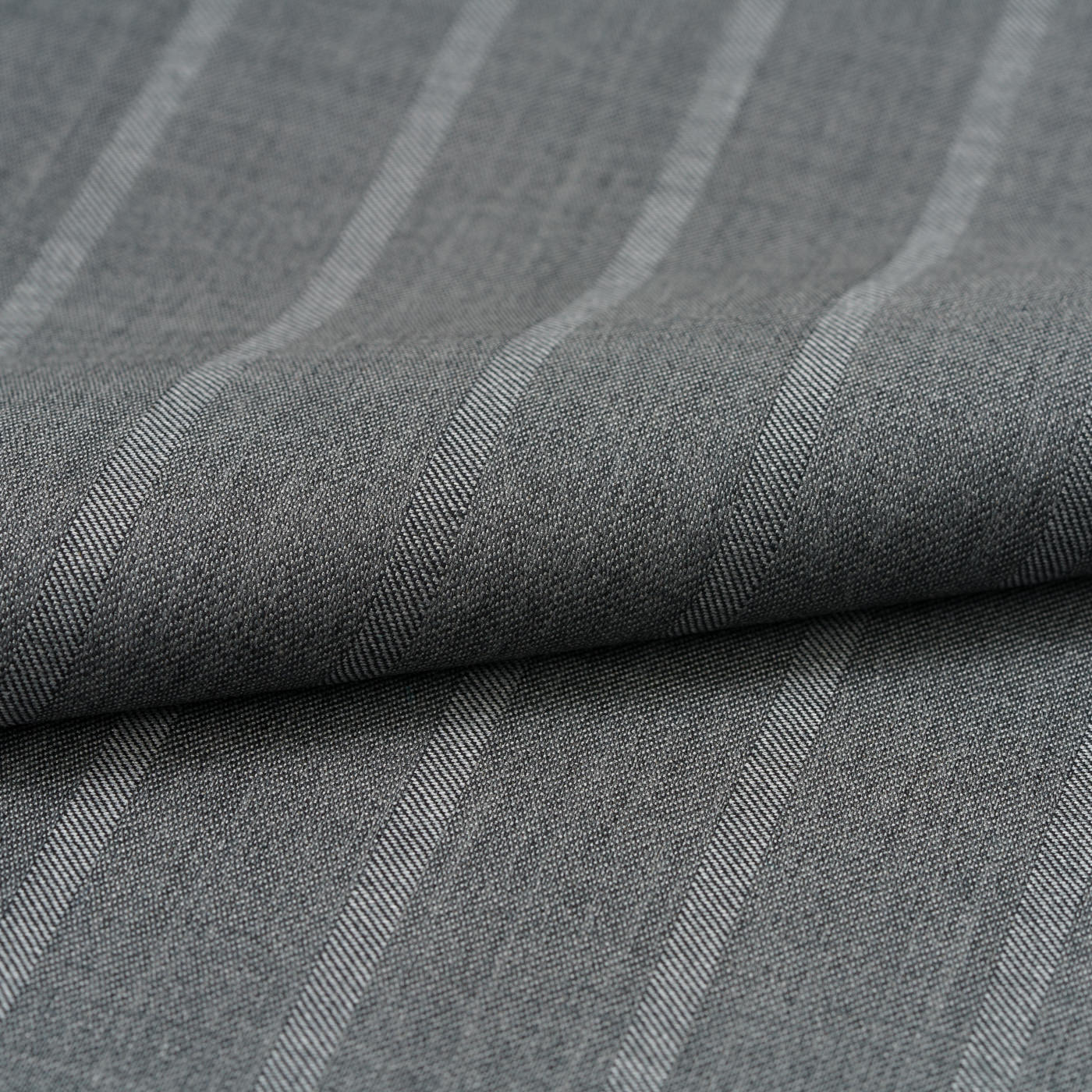 KUZURI SILK WOOL グレーシャドウワイドストライプスリーピーススーツ | FABRIC TOKYO